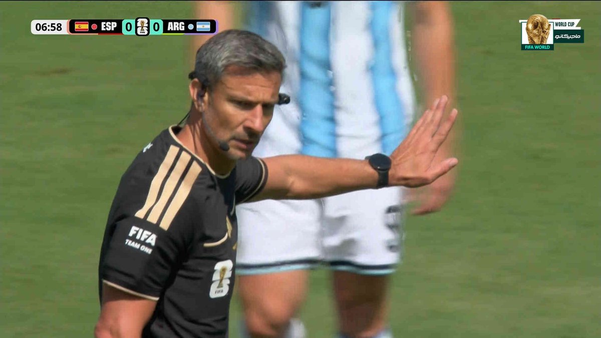 arielipillo's tweet photo. Pues si,también sigue robando Argentina y este arbitro corrupto prostituto 

Que final mas fea https://t.co/mdQHhRTBDD