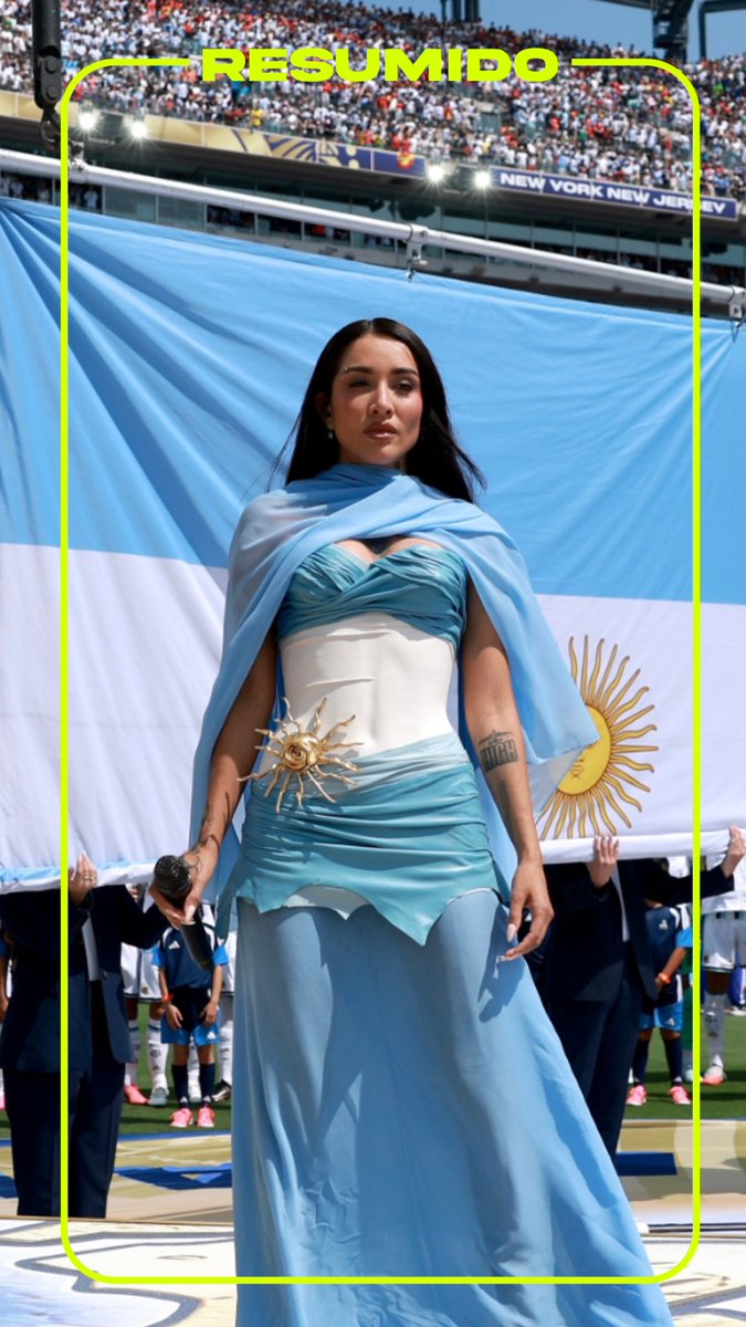Resumidoinfo's tweet photo. La nena de Argentina la rompió toda cantando el himno en la final y con el look😍 https://t.co/HHfIUMTX07