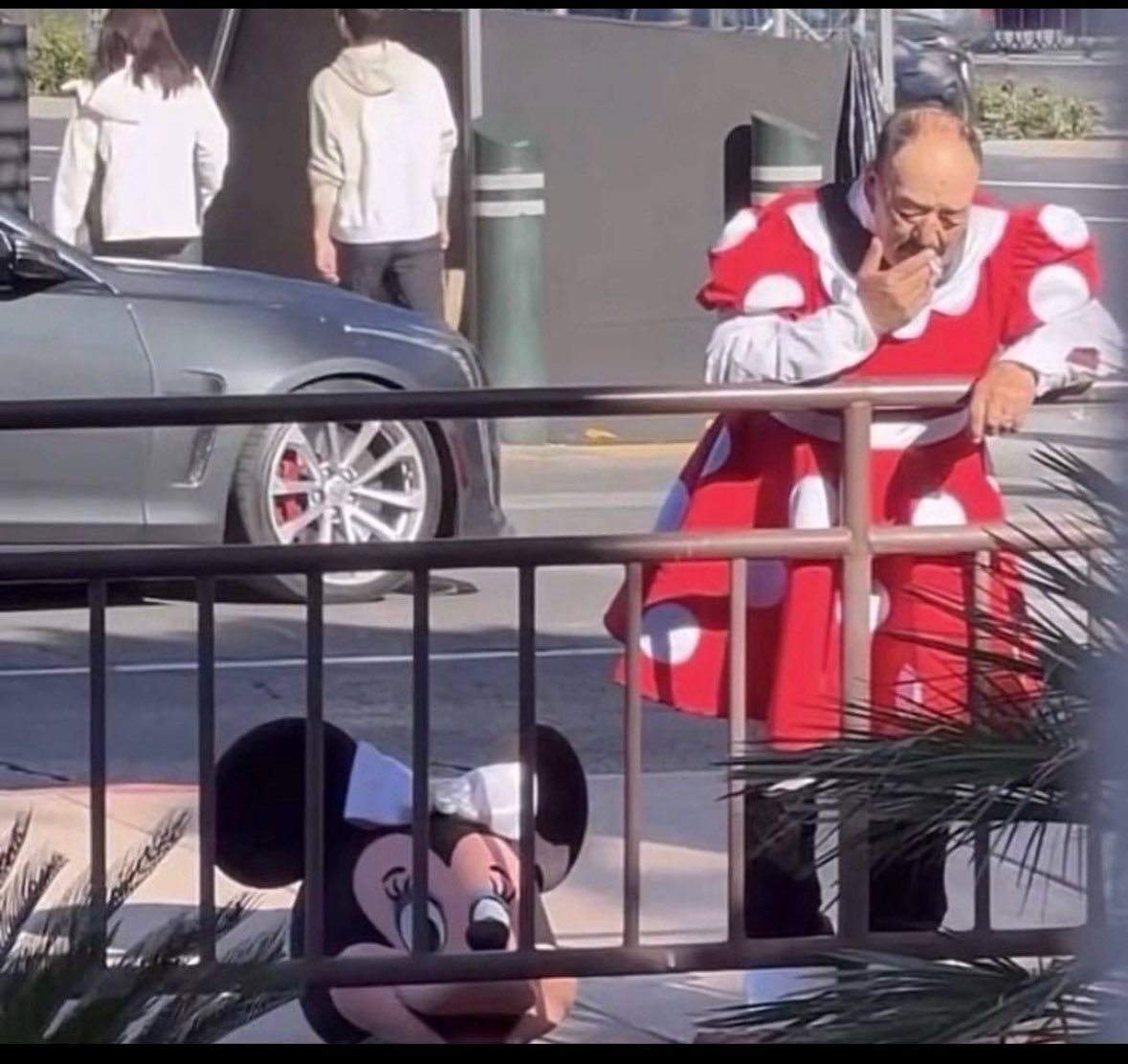 RUH192's tweet photo. عن الحياة الضحك ماهوب مقياس
كم ليلةٍ ضاق الضحوك وسراها

نحكم على الشخصية اللي مع الناس
مانعرف الشخصية اللي وراها https://t.co/iugHQaBcWk