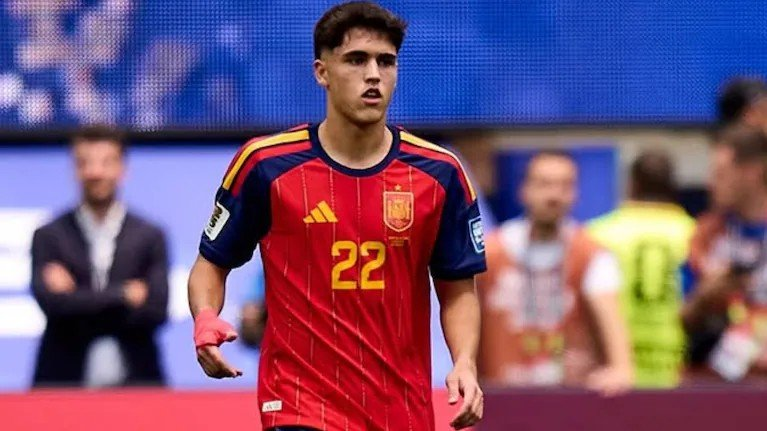 BarcaUniversal's tweet photo. 🚨 Pau Cubarsí in the first half vs. Argentina:

- 3 defensive contributions
- 58 passes
- 63 touches
- 100% long balls
- 100% duels won https://t.co/EUKE1YIShg
