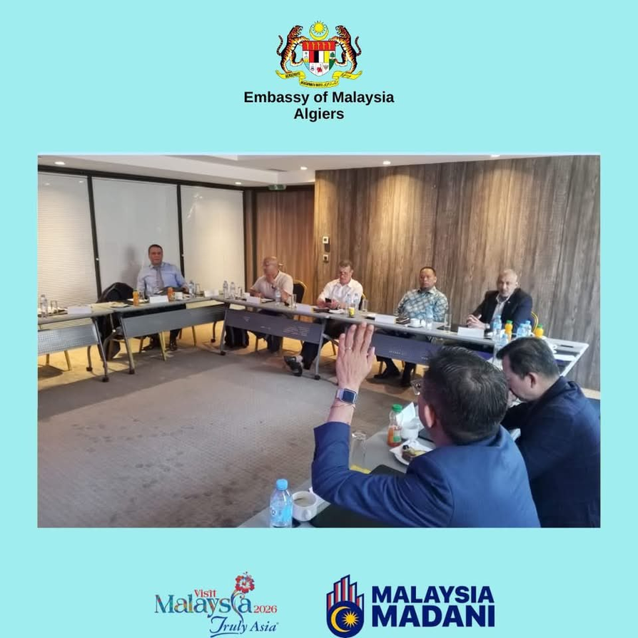 rimk8550's tweet photo. 🇩🇿🫱🏼‍🫲🏻🇲🇾 | في إطار شراكة بين الجزائر وماليزيا.

وخلال اجتماع استراتيجي جمع DRB-HICOM وPROTON وMODENAS، اقترح مسؤول في قطاع السيارات الجزائري وضع وحدة إنتاج في وهران، قادرة على تصني�� ما يصل إلى 20,000 مركبة سنويًا.

من جهتها، تدرس MODENAS #الجزائر كمنصة صناعية ومركز للتصدير لأفريقيا https://t.co/ZeGRD1ACRb