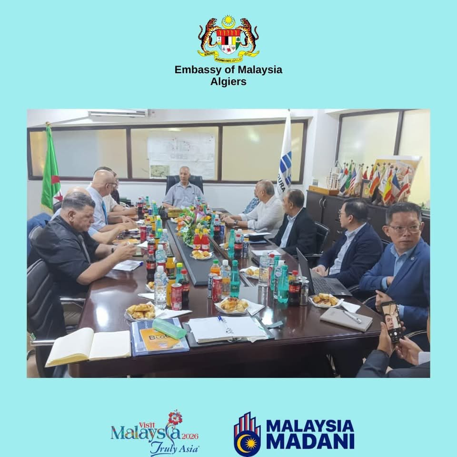 rimk8550's tweet photo. 🇩🇿🫱🏼‍🫲🏻🇲🇾 | في إطار شراكة بين الجزائر وماليزيا.

وخلال اجتماع استراتيجي جمع DRB-HICOM وPROTON وMODENAS، اقترح مسؤول في قطاع السيارات الجزائري وضع وحدة إنتاج في وهران، قادرة على تصني�� ما يصل إلى 20,000 مركبة سنويًا.

من جهتها، تدرس MODENAS #الجزائر كمنصة صناعية ومركز للتصدير لأفريقيا https://t.co/ZeGRD1ACRb