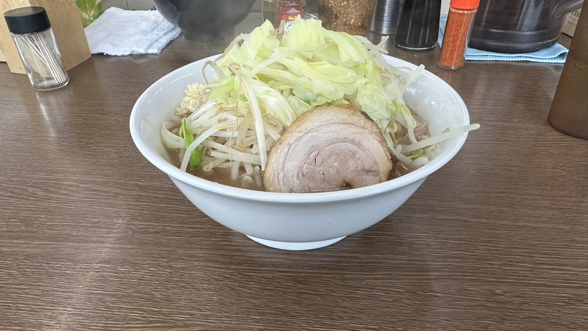 naka4ki's tweet photo. 二郎系 これで250gらしいが8分で食べられた上、割と足りなかったので小なら全然行けそう 普通に美味かった https://t.co/mlv72ndZjz