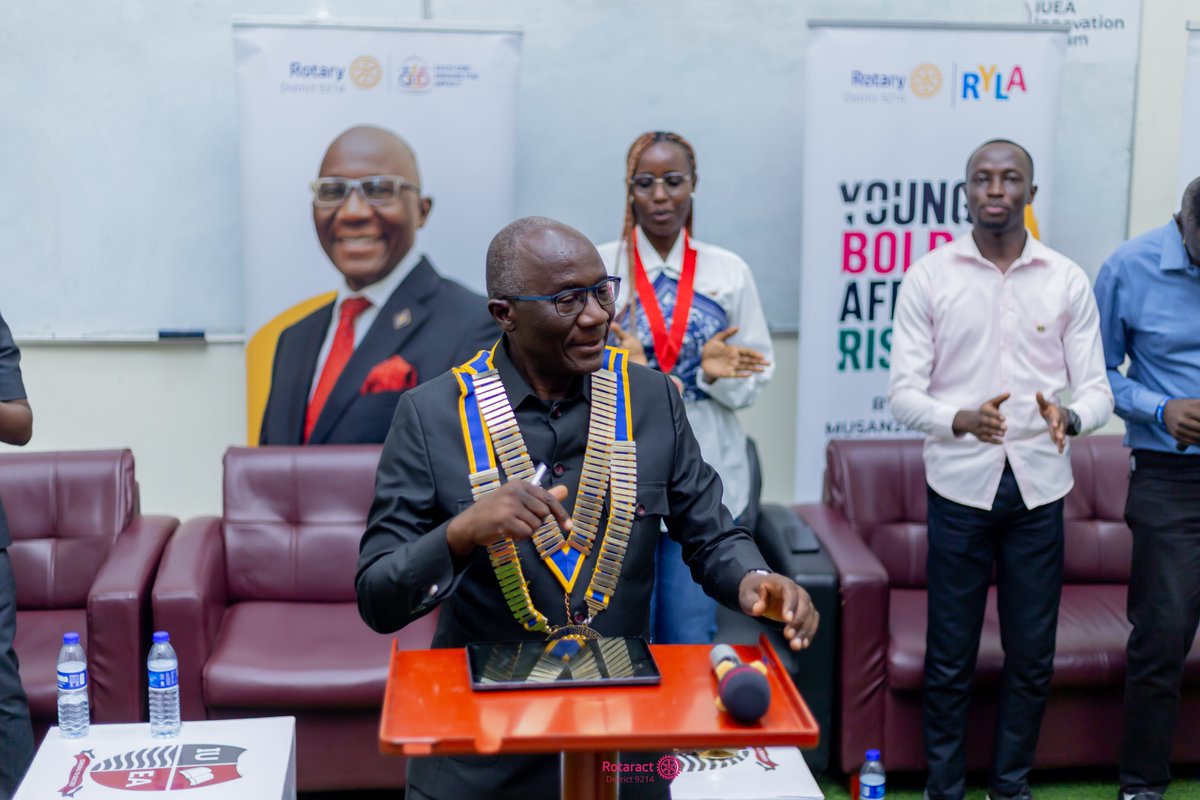 RAC_Bwebajja's tweet photo. Thank you so much, our DG @DGDanielDdam! The incredible love you showed to @RotaractD9214 Central Region Rotaractors was truly inspiring. #Rotaract #D9214 #EachOneEngageForImpact #RotaractBwebajja https://t.co/NiY5t9oGd4