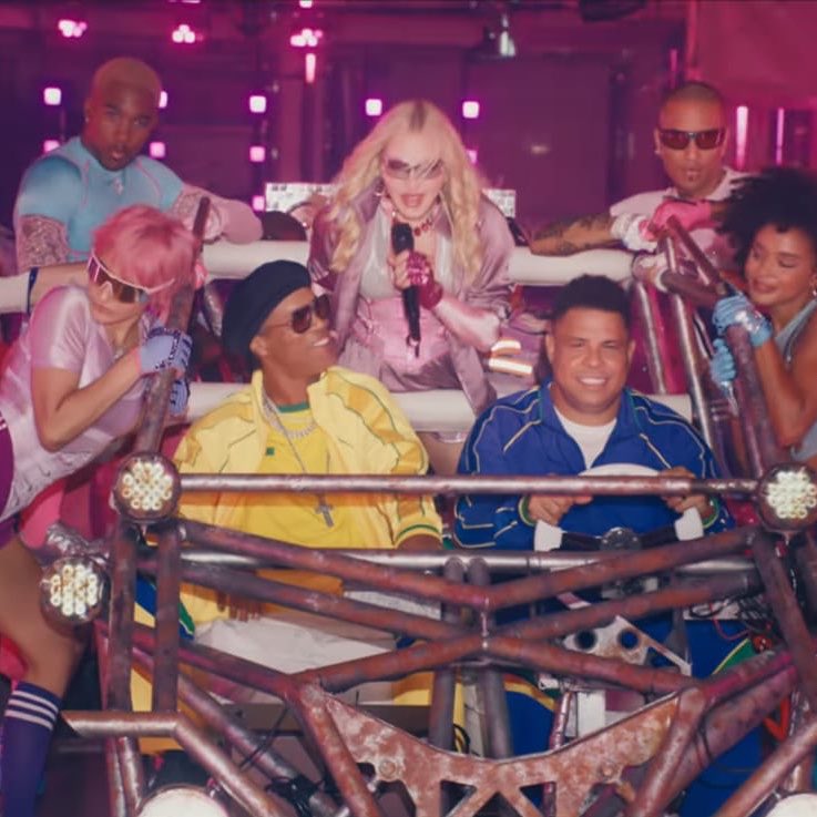 haalandepressao's tweet photo. MADONNA, RONALDINHO E RONALDO

EU QUERO MORAR NESSA IMAGEM

#ESPxARG https://t.co/mrgt3AZlKN