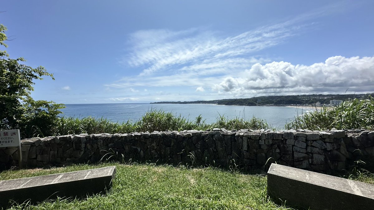 naka4ki's tweet photo. メキシコ記念公園的なやつ とにかく暑すぎて何もする気にならなかったので、すぐ車に退避してしまった... https://t.co/CWPo6NeEOx