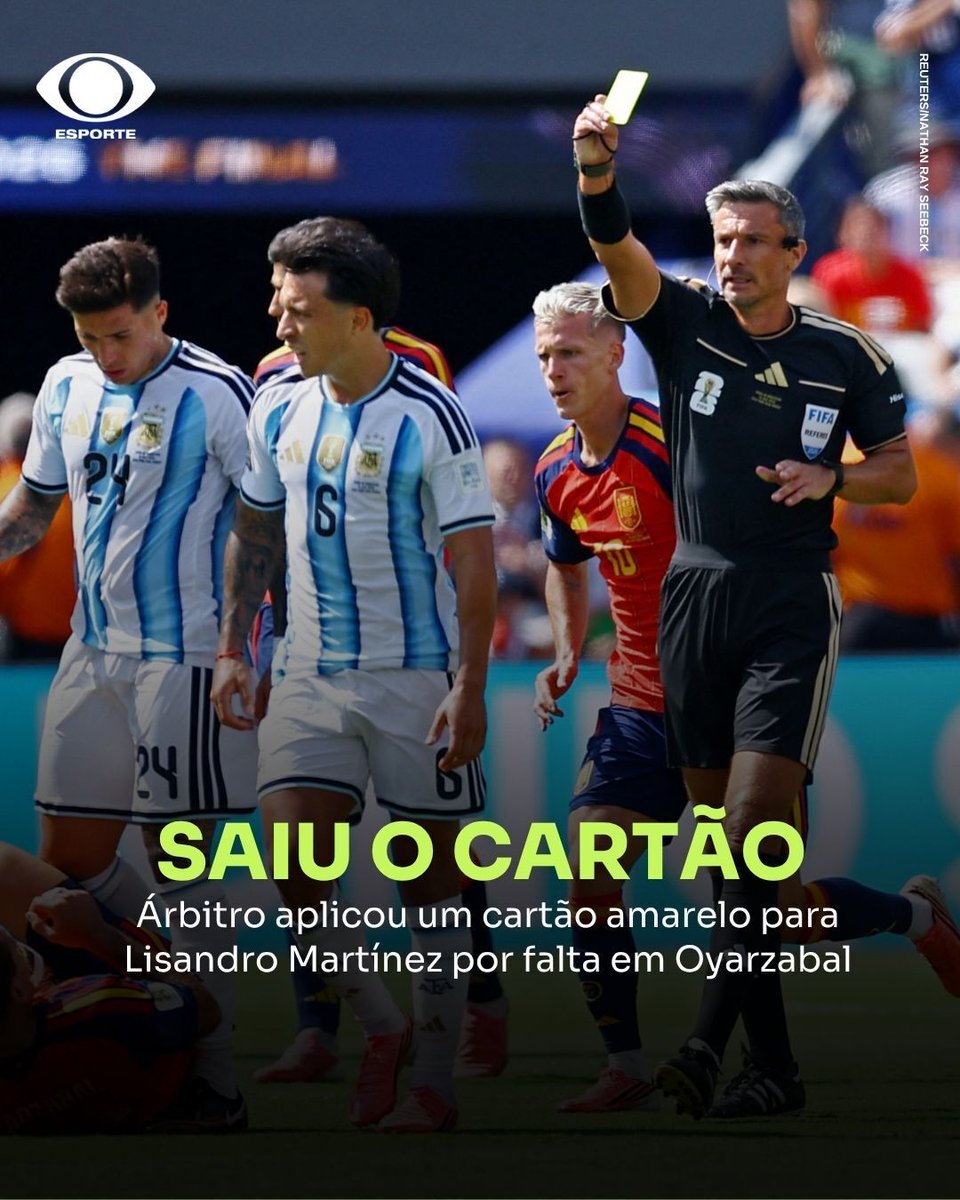 esportenaband's tweet photo. O árbitro Slavko Vincic aplicou o primeiro cartão da final entre Espanha e Argentina para Lisandro Martínez.
Demorou para sair o cartão?
#EsporteNaBand #BandNaCopa https://t.co/c7ZydmzcVA