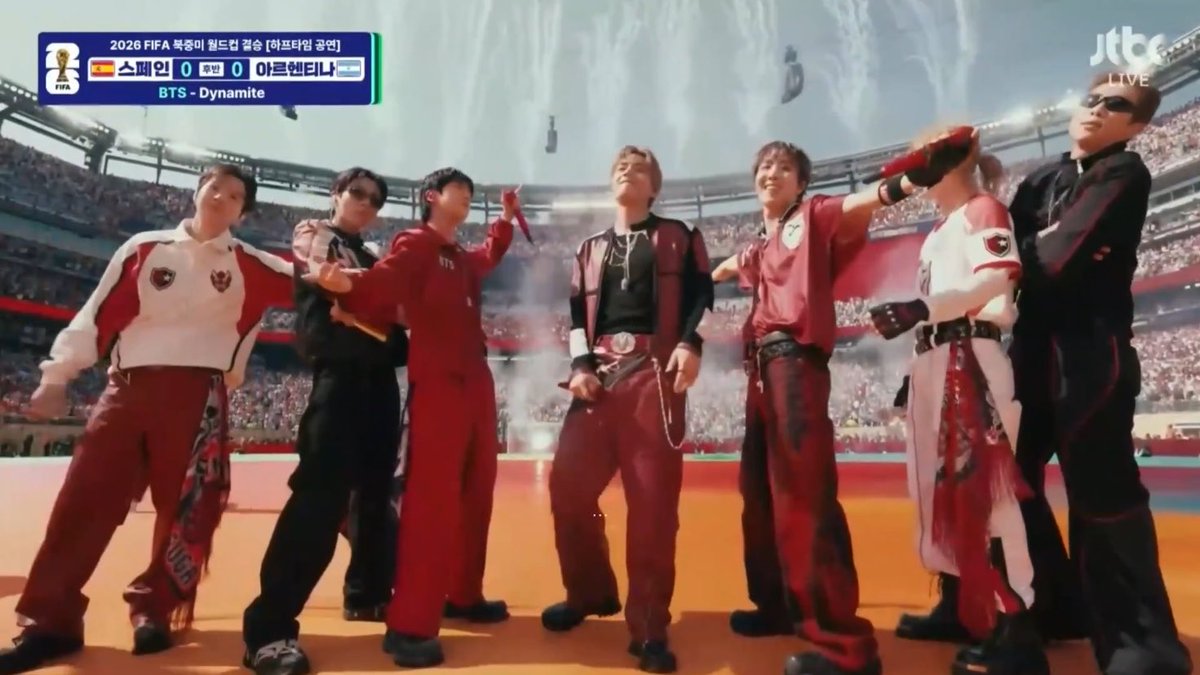 innerchilding7's tweet photo. OMFGGGG BTS ON FIFA
#FIFABTS https://t.co/Yki41x74ma