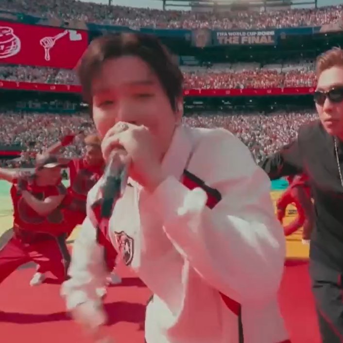DataAgustD's tweet photo. YOONGI PERFORMING DYNAMITE AT FIFA WORLD CUP FINAL HALFTIME SHOW 😭😭😭

BTS AT WORLD CUP 2026
#BTSxWORLDCUP2026
#BTSHALFTIMESHOW https://t.co/H9ZlLyuZN0