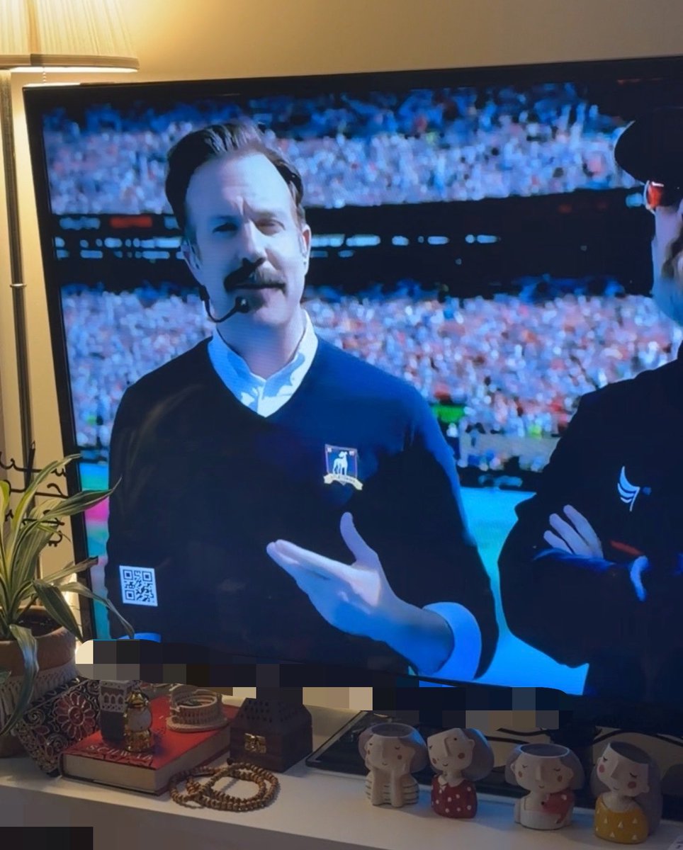itsr3j's tweet photo. Ted Lasso in the world cup final is kinda iconic https://t.co/KsW5G5Q7PZ