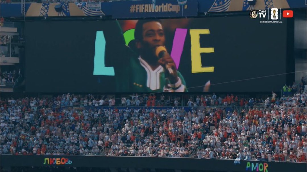 Mfutebolisticos's tweet photo. Pelé sendo homenageado.

👑 https://t.co/fNNf5vv9Z7