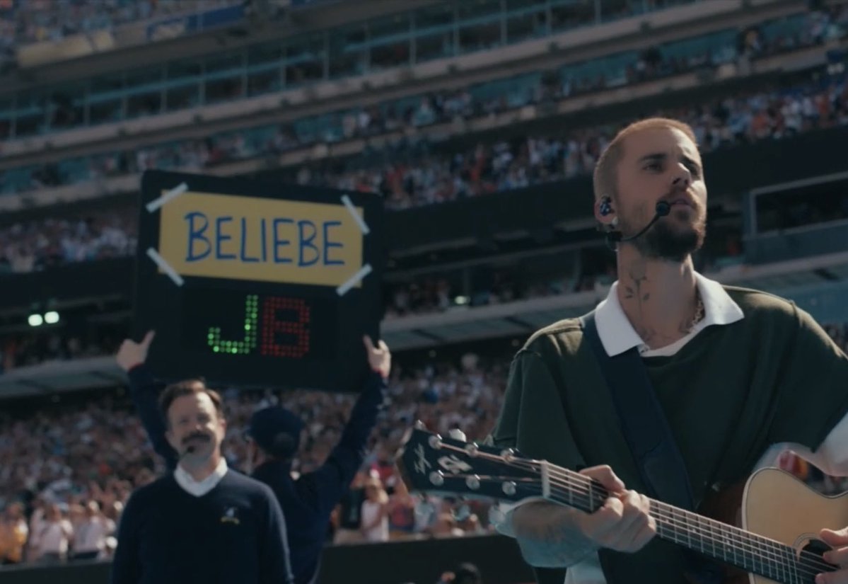 infaleon's tweet photo. Justin Bieber fue el cabrón que quita la música para sacar su guitarra y tocar algo bien culero.
#mundialdefútbol2026 https://t.co/1jKXowy5IJ