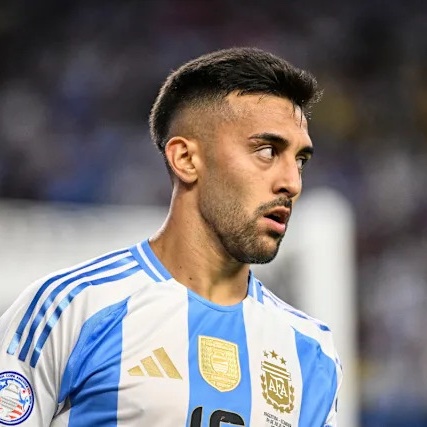 goalsside's tweet photo. 🚨🚨🎙️| Mohamed Abu Treika - beIN SPORTS: 

"Spain plays with 12 players because they have the ball, Argentina plays with 10 even with Nico Gonzalez." https://t.co/aX5U0v79OH
