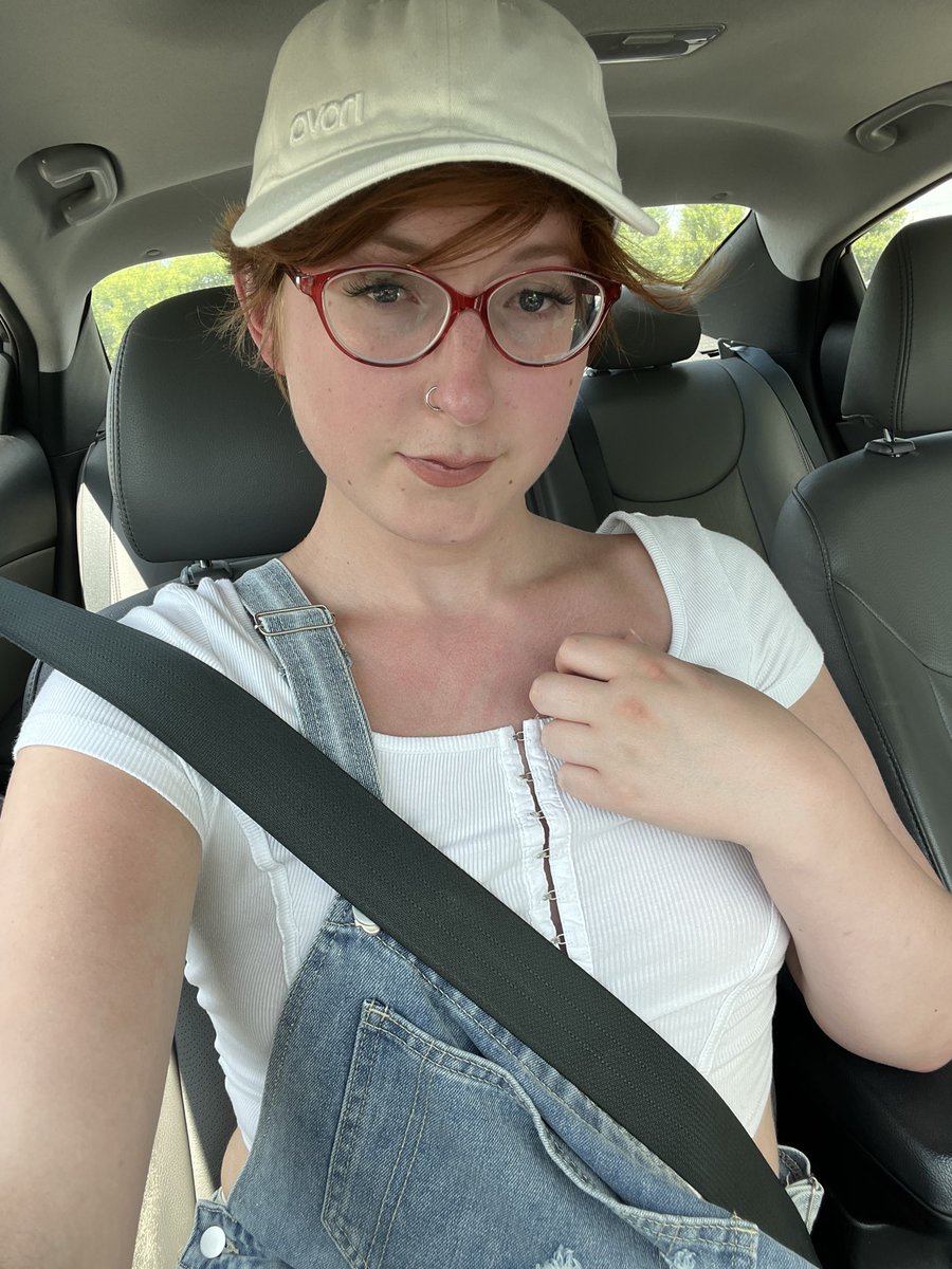 avenuerabbit's tweet photo. Oh no! You got a cute trans 🏳️‍⚧️ girl in your algorithm https://t.co/HM6yH8QbqI
