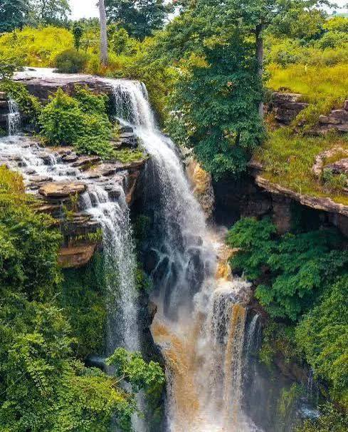 _alfa_jnr's tweet photo. 💦🇬🇭Akaa Falls ~~~
Akaa Falls sits quietly in the Akuapem Hills. 🌲💧
It’s one of Ghana’s hidden waterfalls, perfect for a calm day out.
#AkaaFalls #VisitGhana #ExploreGhana https://t.co/059DwgHUUa