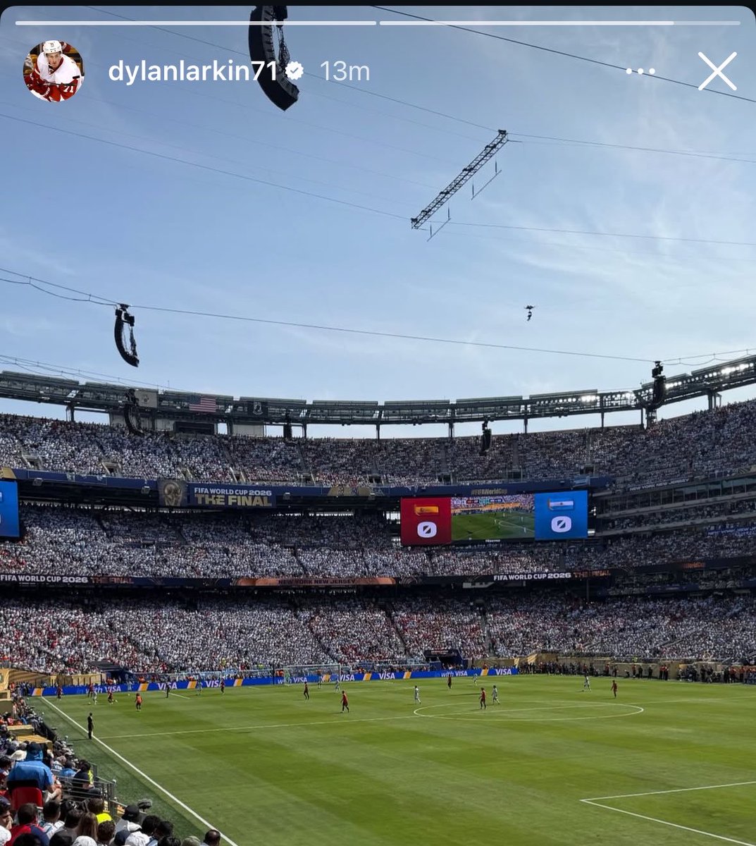 tim_c_23's tweet photo. Larkin has added FC Barcelona and Real Madrid to his trade list https://t.co/qsacZAJTKf