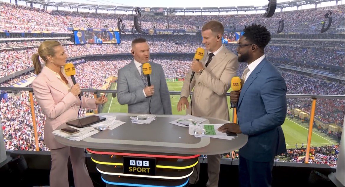 hwallop's tweet photo. Wayne Rooney – I used to think he was an overrated footballer and terrible pundit. But all is forgiven. After his wonderfully concise review of @FIFAWorldCup half time show:
“I thought it was crap” 
👌 https://t.co/LcMwwxac0z