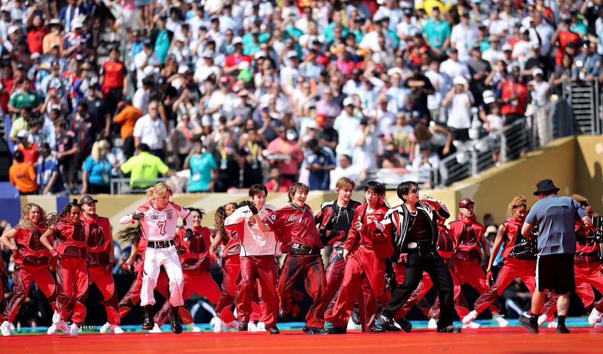 italianarmyfam_ tweet picture