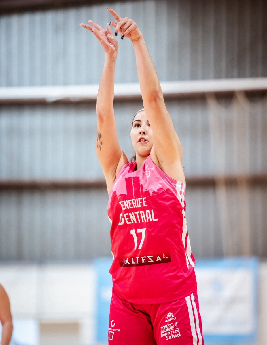 josempuertas's tweet photo. Hoy @TirandoaFallar va a ser más aldea gala que nunca😉

A las 23h (22 hic) en @esRadio, dos historias de baloncesto y vida:

@Zamo_Fdez y Superdani y Natalia García y su vuelta a las canchas tras superar un tromboembolismo pulmonar

Os gustarán, espero 😉 https://t.co/MtV1QbRYx4