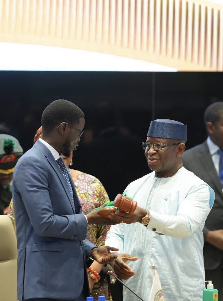 ViePubliqueSN's tweet photo. 🇸🇳 Le président Diomaye Faye a été désigné nouveau président en exercice de la CEDEAO à l’issue du 69ᵉ sommet de l’organisation ce dimanche 19 juillet 2026 à Freetown. https://t.co/92lq5PBnQE
