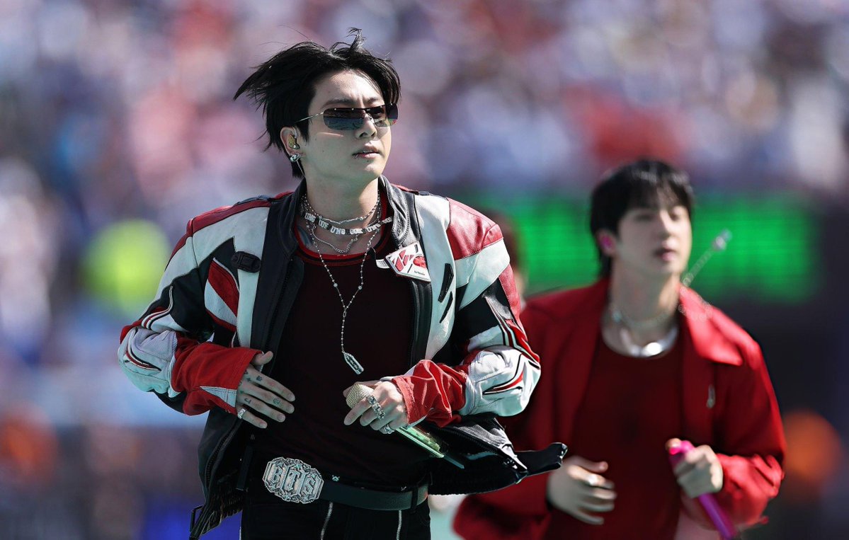 jeonjtiddiez's tweet photo. JUNGKOOK IN 4K https://t.co/lZp4aZDrsU