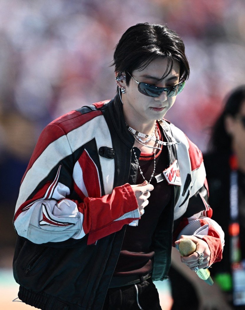 Pk_bts_land's tweet photo. JUNGKOOK becomes the first MALE ARTIST and FIRST Asian ARTIST in HISTORY to perform at multiple FIFA World Cups. 

(2022 and 2026) https://t.co/jy39kj29c2