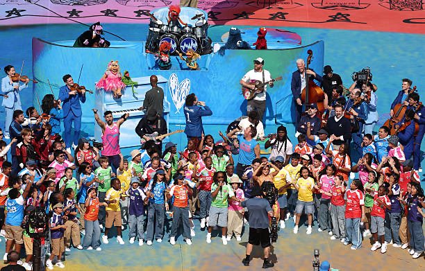 coldplayxtra's tweet photo. #FIFAWorldCup Halftime Show was packed 💫

Congratulations, @coldplay &amp; @GlblCtzn 🙌 https://t.co/LFS3TJS45j