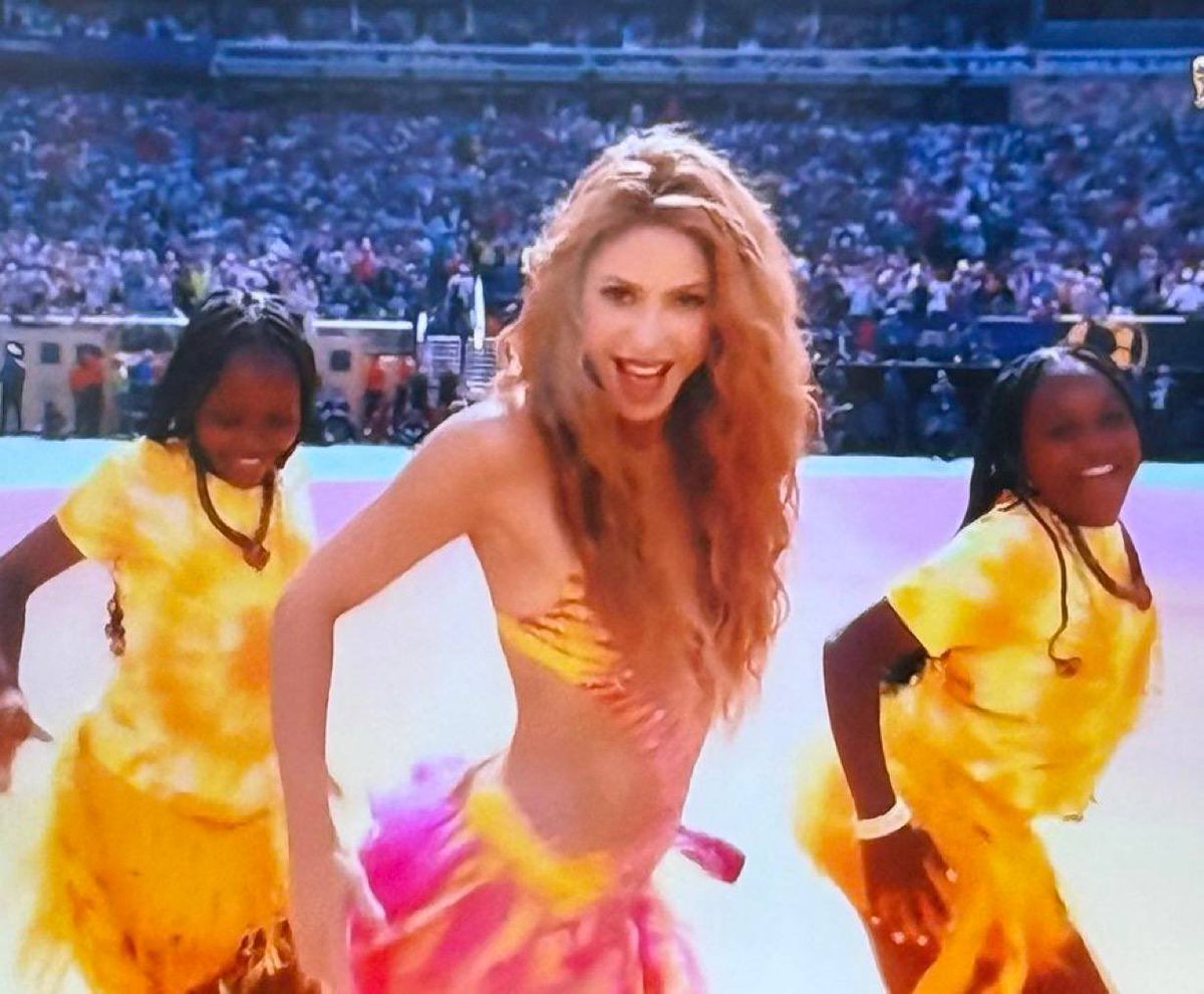 PolyokeyHenry's tweet photo. Epic World Cup final halftime cast: Muppets rock band, Madonna with Ronaldo &amp; Ronaldinho, Shakira, BTS and Justin Bieber. All music styles collide on the grand stadium stage. Who’s your favorite act tonight? Drop your pick below
#WorldCup2026 #HalftimeShow https://t.co/AyMRRfUiyV