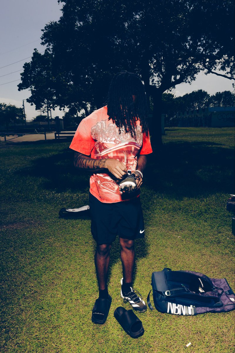 Thatboyscubaa's tweet photo. With all the distractions in the world ima focus on what’s ahead of me. 🧘🏾‍♂️ https://t.co/eQvAVAU6ku
