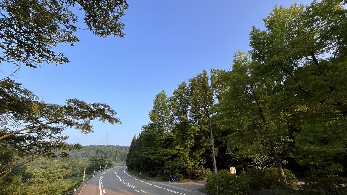 orientar125's tweet photo. 三連休も最終日、海の日の朝を迎えた内山記念公園から5:50 前をお知らせします。 https://t.co/8NrIzFb4oO