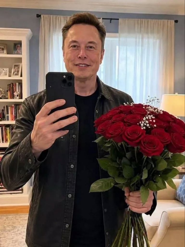 SMXLEVyy's tweet photo. No matter how far you go in life, never forget to appreciate the people who helped you get there. A simple act of gratitude can mean more than a thousand words.

To everyone who believes in dreams, supports the journey, and never gives up—these flowers are for you. Thank you https://t.co/kT4XkrABhA