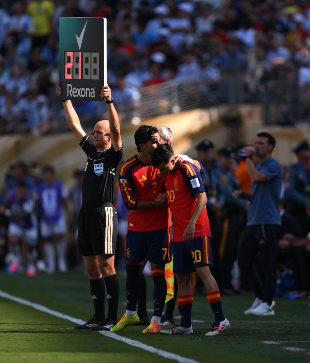 iam_mary11's tweet photo. Pedri and Ferran Torres
#VamosEspaña #FIFAWorldCup #ESPARG https://t.co/Gcn46Gq068