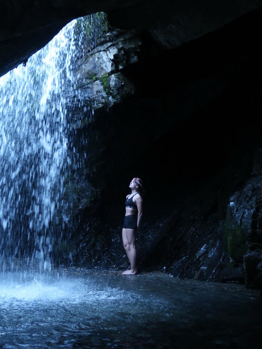 OliviaJones0509's tweet photo. ♡ + ↻ if I can show you my wet hole 💦 https://t.co/Q3KTqYFmc3