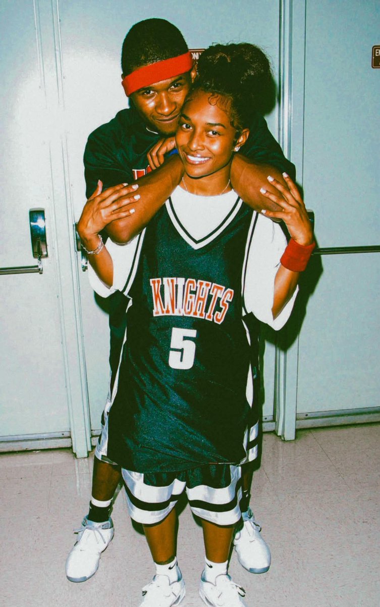fwskiiii's tweet photo. I swear Usher was most happy when he was with chilli https://t.co/Aoo3WeGcvY