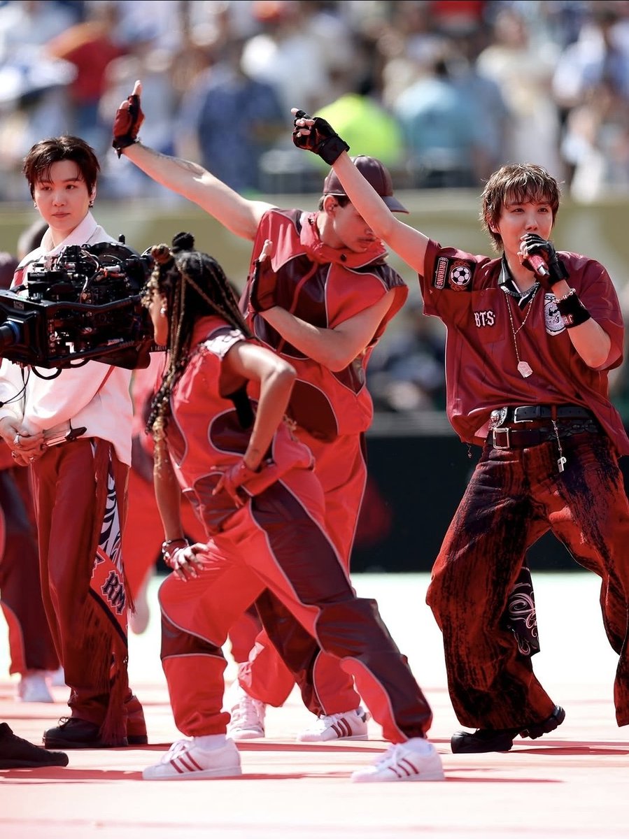 guedathv94's tweet photo. que fotos tan increibles 😭😭

BTS AT WORLD CUP 2026
BTS PAVED THE WAY
BTS THE LEGENDS
#BTSXWorldCup2026 
#BTSHALFTIMESHOW https://t.co/Ezjpejc8UR