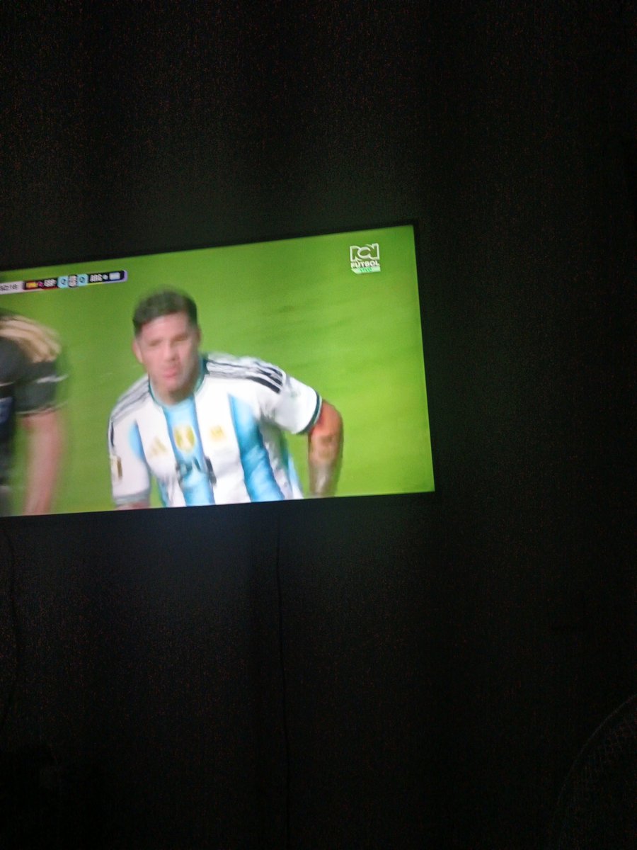 ANDEFERCHO's tweet photo. @DeportesRCN  #futbolRCN #hoyrespirofutbol @EduardoLuisFut @velezfutbol 
Disfrutando de la finalísima @FIFAWorldCup por RCN @DeportesRCN desde Viena - Austria. https://t.co/kvx3TniNVm