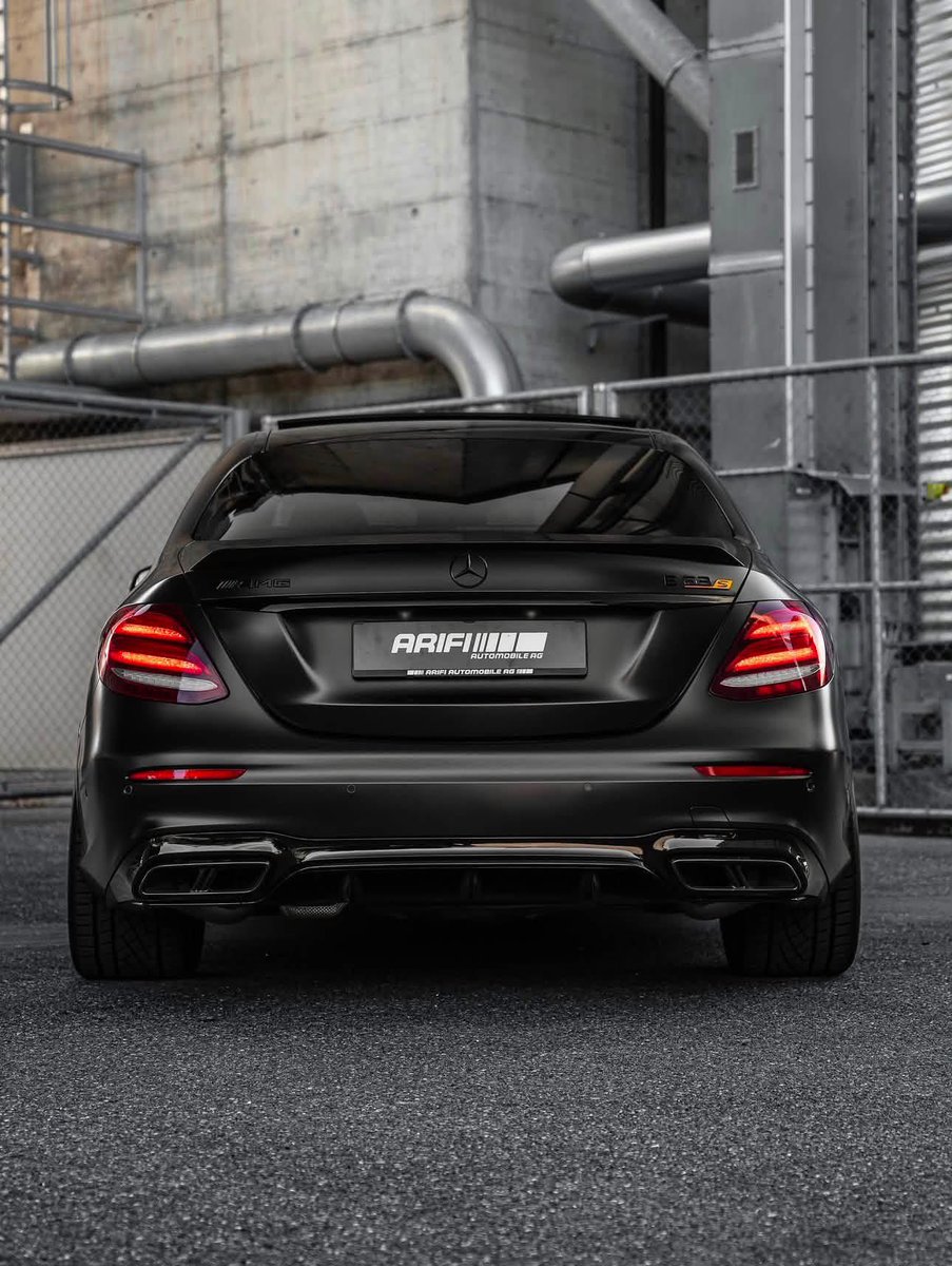 CarCultureCC's tweet photo. Mercedes AMG E63s 🏴‍☠️ https://t.co/uwBQmvhvjm