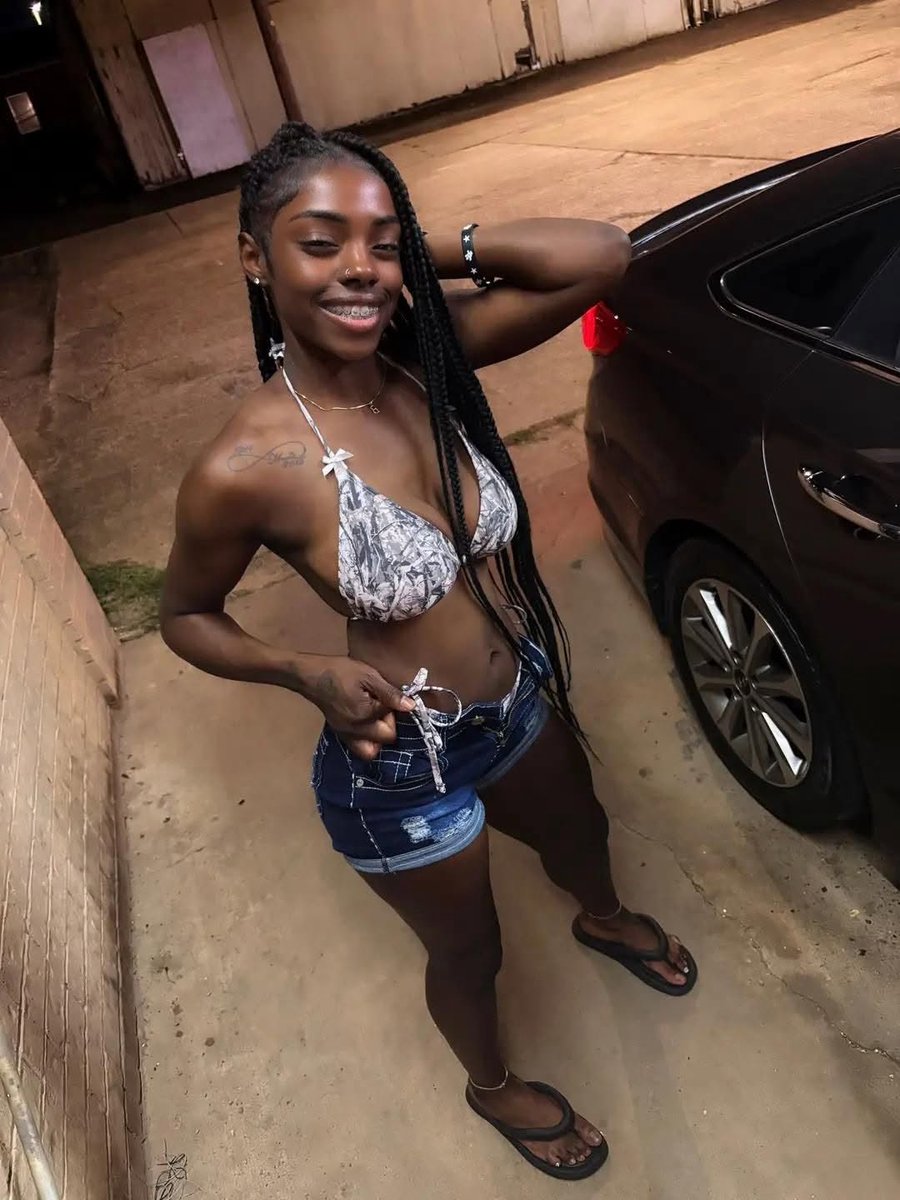 melaninreneee's tweet photo. I Do Not Spin The Black Nig.. I Reroute 🪭🎸 https://t.co/KrKiocY4YW