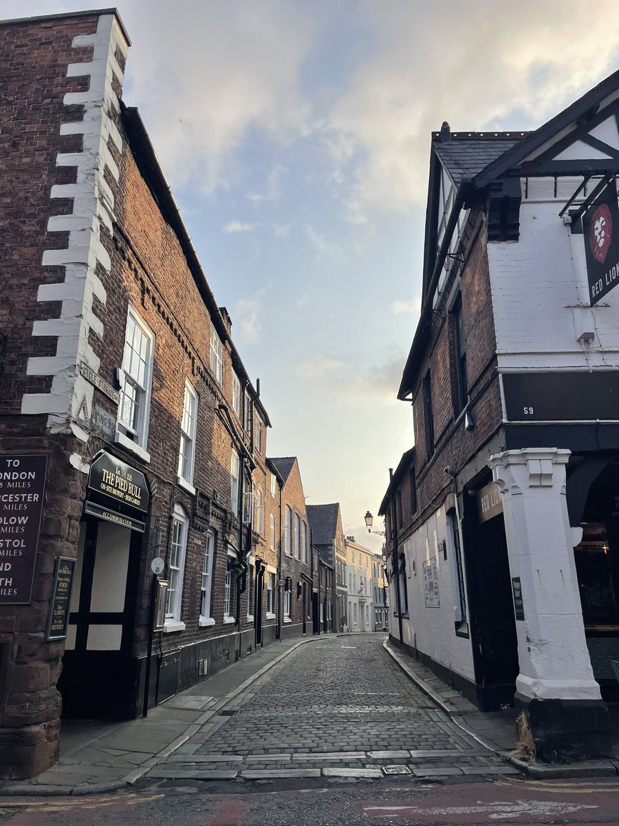 manicinterlude's tweet photo. yesterday i walked 20k steps through chester and had a cocktail in a secret bar in a secret bar https://t.co/EhbmQVjx2L
