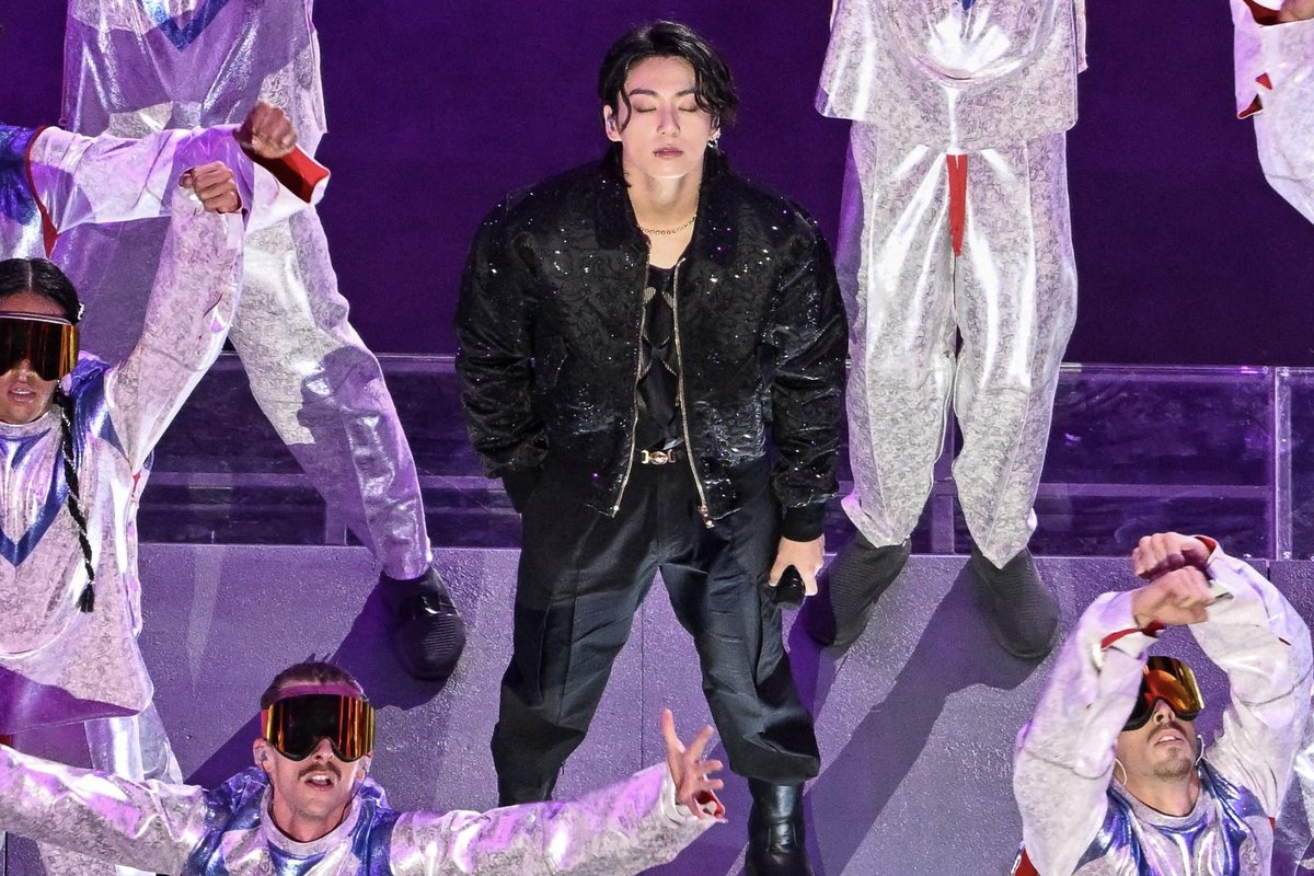 JJK_Times's tweet photo. Jungkook becomes the first and only male artist, and the first and only Asian artist, to perform at multiple FIFA World Cups, just the second artist overall after Shakira!

FIFAKOOK IS BACK 
JUNGKOOK AT WORLD CUP 2026
#Jungkook2ndWorldCup
#JungkookAtHalfTimeShow https://t.co/oboEs5MdAd