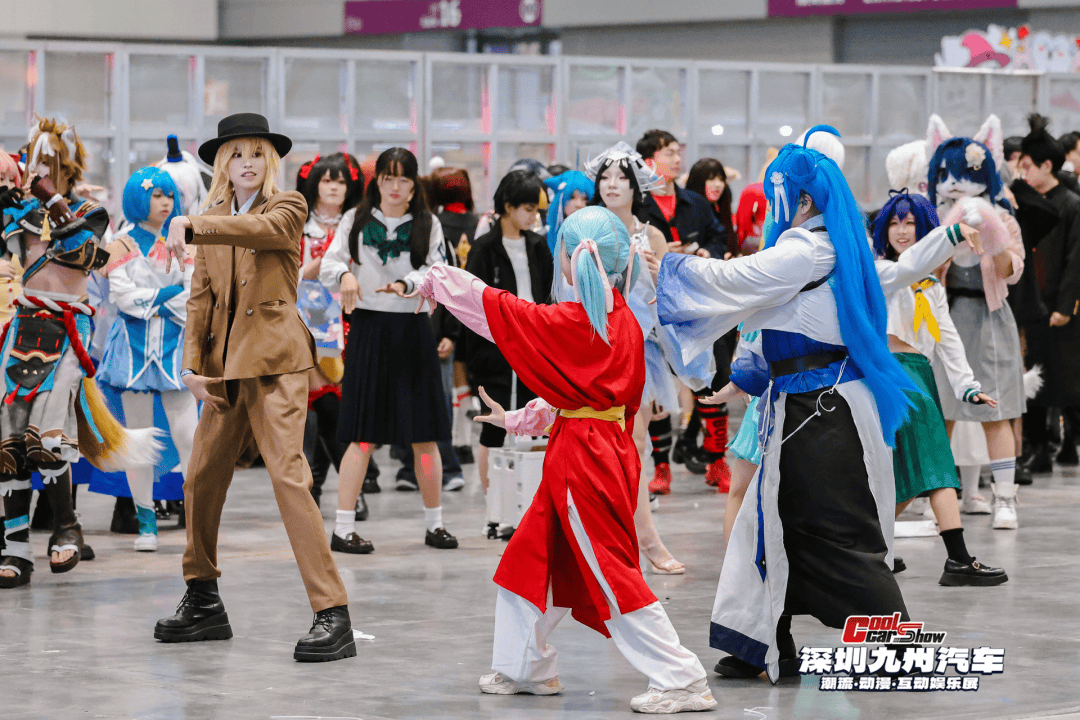 sss37470's tweet photo. Just had the BEST time at the local anime convention!  Met amazing creators, scored exclusive merch, and now my cosplay bag is bursting with joy. 10/10 would geek out here again!， https://t.co/SfM19iX0j2