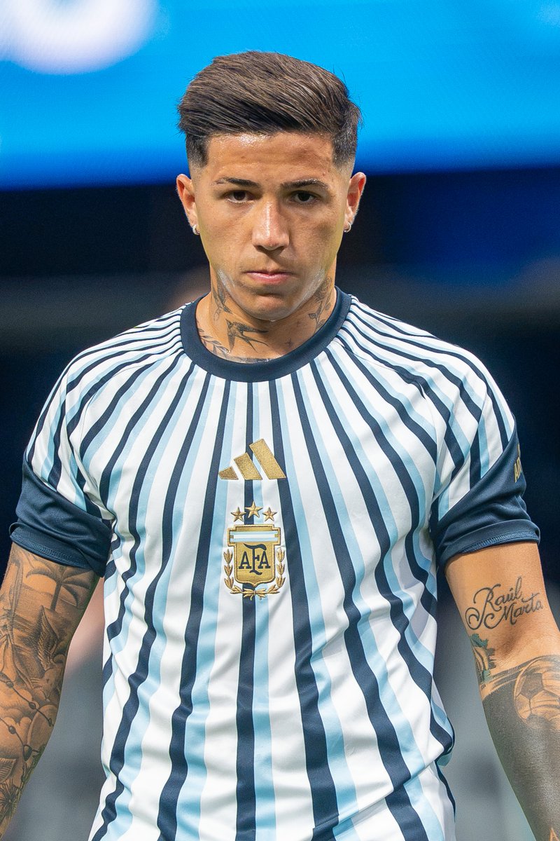 SamWithAI's tweet photo. 🚨 RED CARD! 🟥

Enzo Fernández has been sent off after a wild tackle in the FIFA World Cup Final! 😳🔥

A huge turning point as Argentina are forced to finish the match with 10 men. The drama just keeps escalating! 🇦🇷⚽

#EnzoFernandez #RedCard #WorldCupFinal #FIFAWorldCup #Argentina #Spain #Football #Soccer #Breaking #Trending