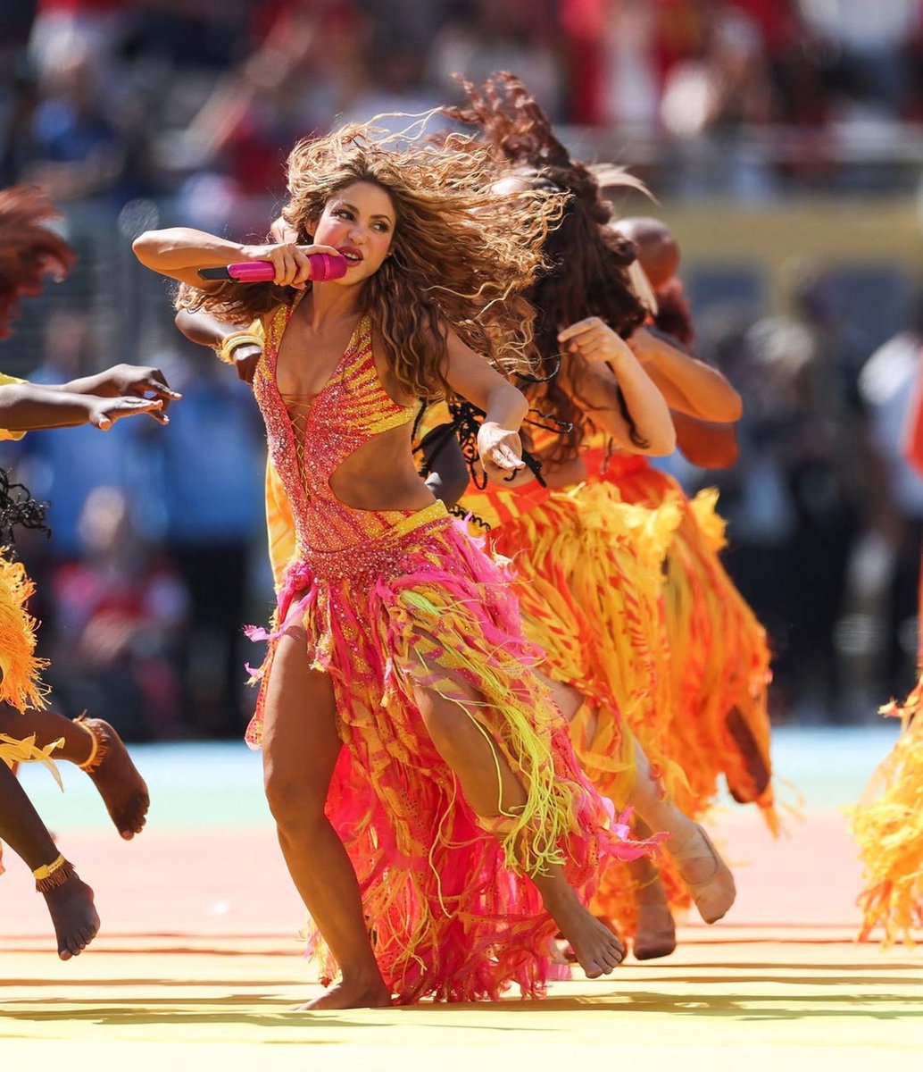 popbuzzz_'s tweet photo. Shakira and Burna Boy ate “Dai Dai” at the FIFA World Cup 2026 halftime show 🔥 Spain vs Argentina 

#FIFAWorldCup #WorldCupFinal https://t.co/DfvXK1Ha5G