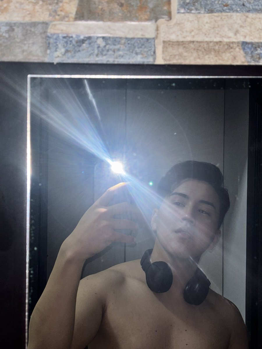 andyparrax's tweet photo. Chinito de tanto dormir 😴 https://t.co/Z12tiYRFax