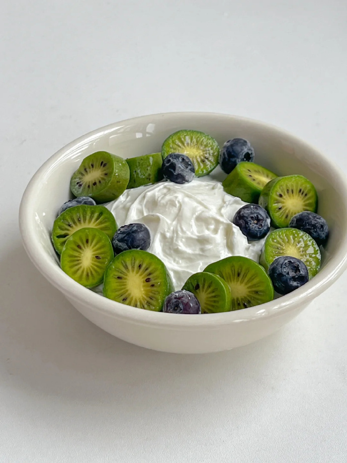 LenaaMahonex3's tweet photo. Just tried fresh wild blueberries from Oregon—burst with natural sweetness, tiny seed texture’s the perfect subtle crunch, no added sugar needed for morning yogurt toppings. https://t.co/uiDrtbTgSn