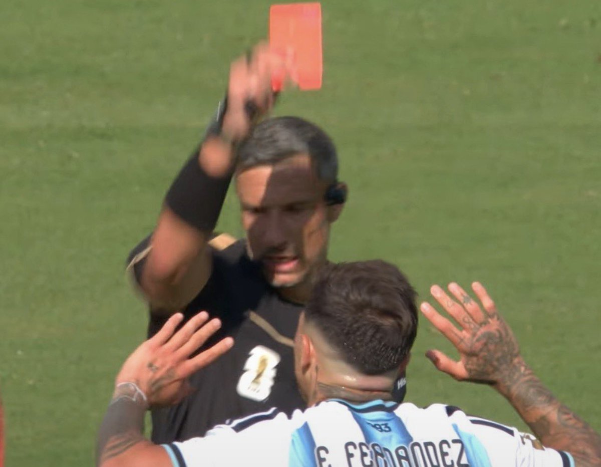 marlboro19032's tweet photo. enchanted que tem mais 30min de jogo pela prorrogação e nos 30 o enzo vai ficar com a bundinha na cadeira 
#ESPxARG https://t.co/XfORVYolXU