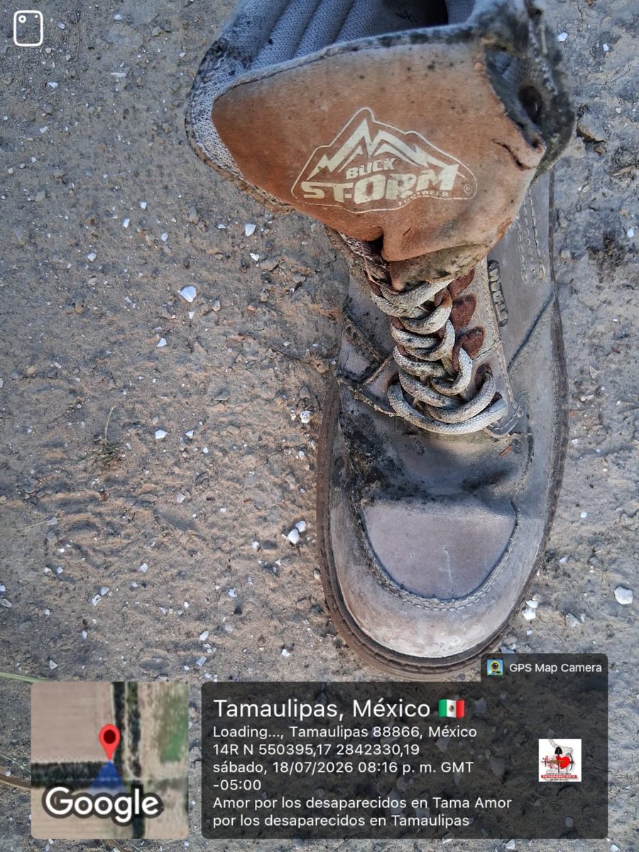 MonitoresMultim's tweet photo. 🚨 NO FUE EL GOBIERNO... FUERON LAS MADRES BUSCADORAS‼️
Otra vez, el colectivo Amor por los Desaparecidos en Tamaulipas encontró lo que las autoridades no: una fosa clandestina y dos tambos enterrados con restos óseos humanos en la brecha El Becerro, en Reynosa.
Mientras miles de familias esperan respuestas, son madres, hermanas y esposas quienes arriesgan su vida para buscar a sus desaparecidos, muchas veces sin protección, sin recursos y sin el respaldo que merecen.
En México, las madres buscan... porque el Estado sigue llegando tarde.
¿Cuántas fosas más tendrán que descubrir antes de que esta tragedia deje de normalizarse?
#Reynosa #Tamaulipas #MadresBuscadoras #HastaEncontrarles #NiUnaFosaMás