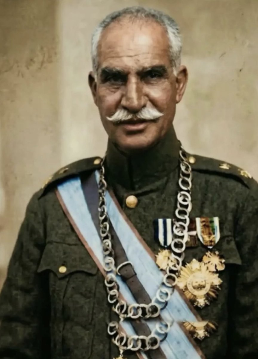 alirezakiani2's tweet photo. «رابرت بایرون» نویسنده‌ی انگلیسی در کتاب «جاده اوکسیانا» - که در نیمه‌ی دوم پادشاهی رضاشاه نوشته شده - می‌نویسد: «ایرانی‌ها همیشه خودخواه بوده‌اند. حال گستاخ هم شده‌اند چون رضاشاه آن‌ها را واداشته تا خیال کنند ایران مهم است». 

#رضاشاه_روحت_شاد https://t.co/dLlqWQChBQ