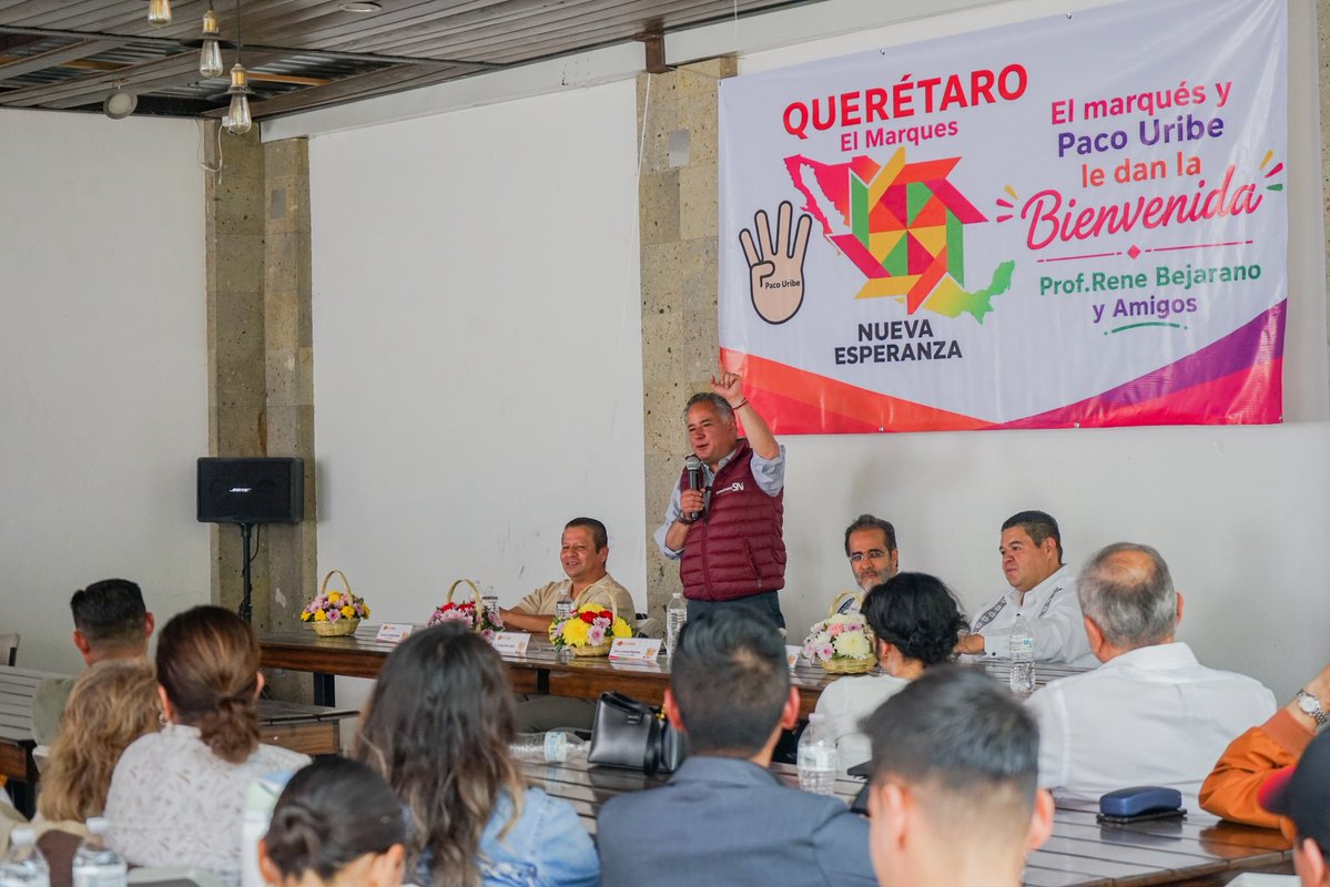SNietoCastillo's tweet photo. La Nueva Esperanza no es solo un nombre, es lo que Querétaro merece.

Asistí al encuentro con René Bejarano, Francisco Uribe, y compañeras y compañeros del movimiento La Nueva Esperanza. Hablamos de seguridad, de dignidad, de lo que hace falta y de cómo construirlo juntos.

El cambio en Querétaro se hace en UNIDAD. La 4T avanza. 
#EsSantiagoDeQuerétaro