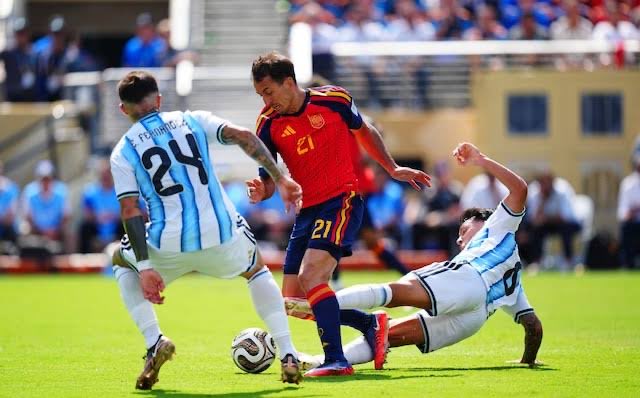 ZekkoFootball's tweet photo. 🇦🇷🔻Spain have obviously controlled possession and the game, but Argentina have been so disappointing going forwards. Awful.

In 90 minutes:

❌No goals. 

❌No shots on target.

❌No shots.

Toothless.

#spaarg #esparg #spainargentina #worldcupfinal #fifaworldcup #worldcup https://t.co/g0JGnffxha
